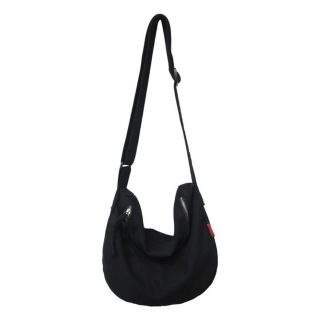 Trendy and functional black shoulder bag
