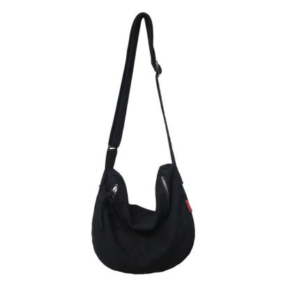 Trendy and functional black shoulder bag