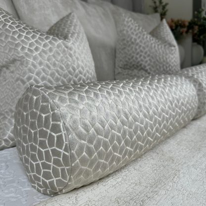 Cylindrical pillow - Image 3
