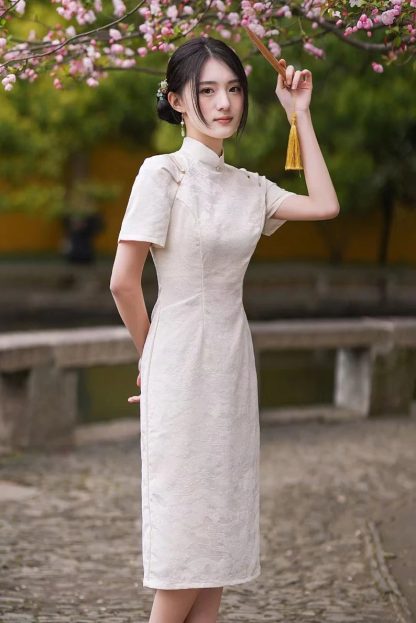 Off-white jacquard short cheongsam