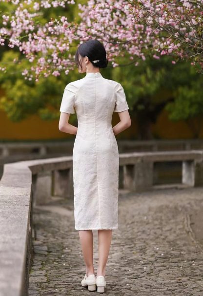 Off-white jacquard short cheongsam - Image 2