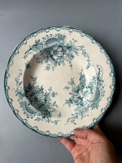 Vintage green floral pattern dinner plate - Image 2