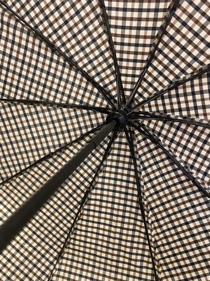 Classic checkered wooden handle umbrella - Image 8