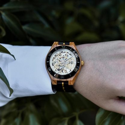 Characteristic hollow mechanical wooden watch - Image 2
