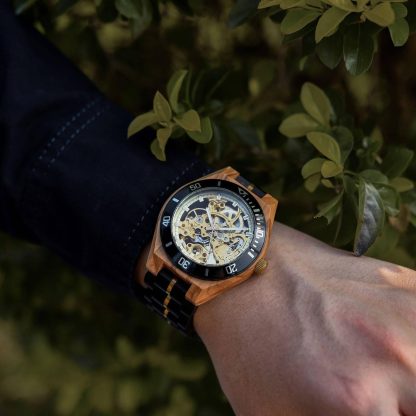 Characteristic hollow mechanical wooden watch - Image 5