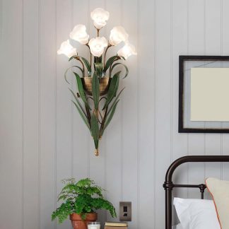 Flower shape wall lamp
