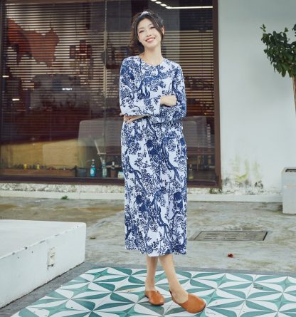 Blue and white vine print dress - Image 2