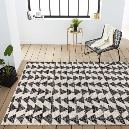 Geometric triangle pattern black and white carpet - Image 5