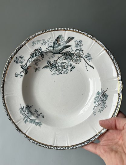 Elegant green porcelain plate with flower and bird pattern and gold rim - Image 4