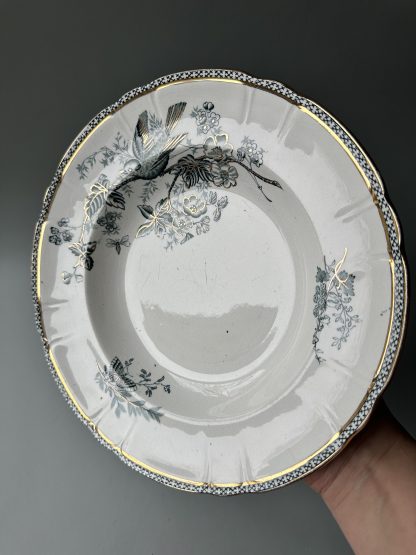 Elegant green porcelain plate with flower and bird pattern and gold rim - Image 2