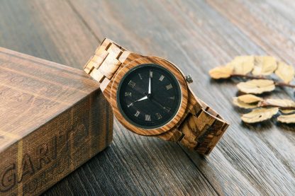 Retro style wooden watch - Image 2