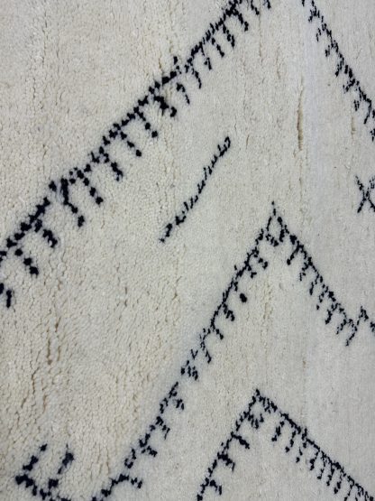 Geometric lines handmade carpet - Image 5