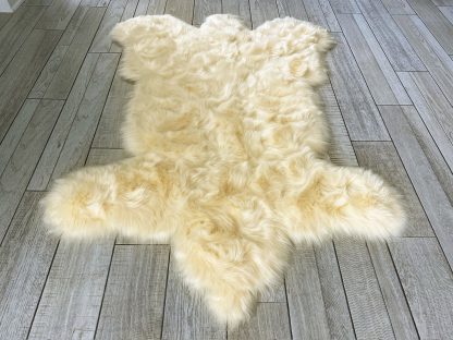 Cream faux fur rug - Image 2