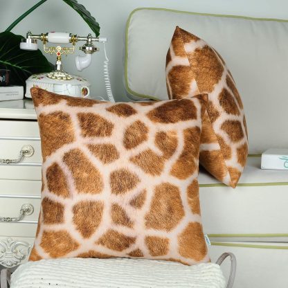 Giraffe pattern plush pillowcase - Image 5