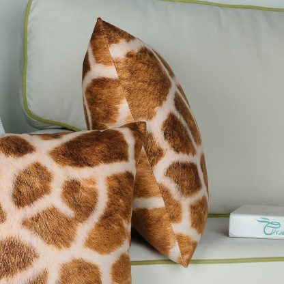 Giraffe pattern plush pillowcase - Image 2