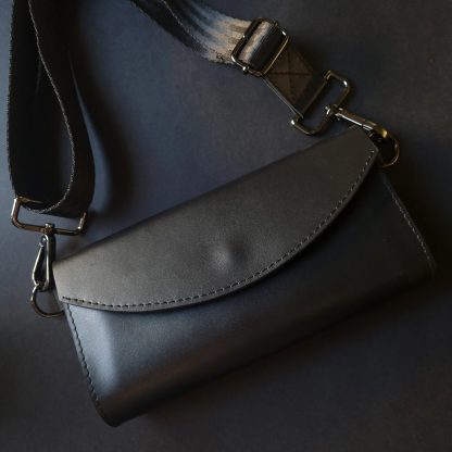 Minimalist leather belt bag - Image 3