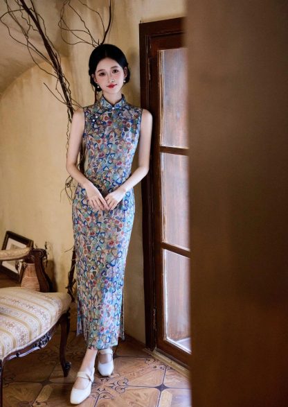 Colorful and dreamy sleeveless long cheongsam - Image 4