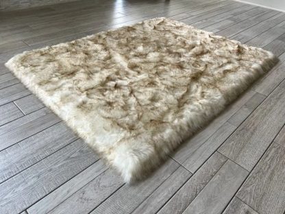 Warm-toned faux sheepskin rug - Image 4