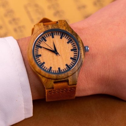 Vintage wooden leather strap watch - Image 7