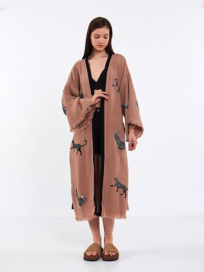 Animal embroidered raw-edge knitted robe - Image 3