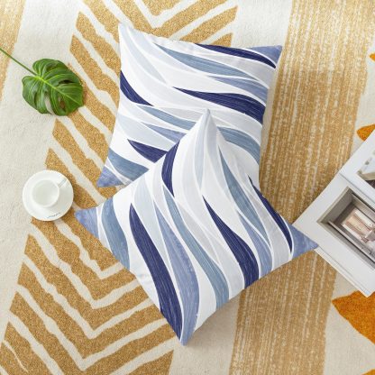 Simple geometric pattern pillow