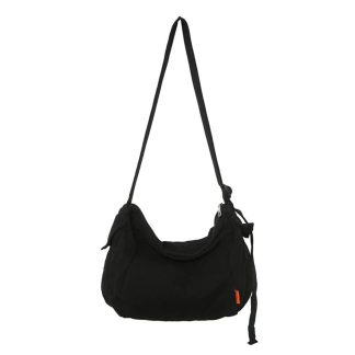 Simple and versatile black canvas shoulder bag