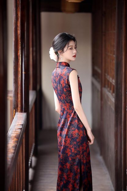 Dark Rose Jacquard Sleeveless Cheongsam - Image 4