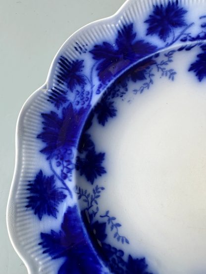 Blue and white maple leaf pattern plate - Image 4