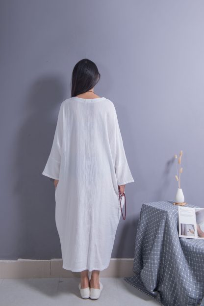 Casual white dress - Image 4