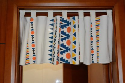 Geometric print half curtain - Image 5