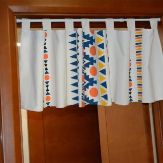 Geometric print half curtain