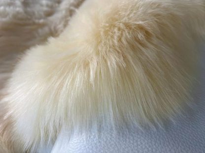 Beige round faux sheepskin rug - Image 5