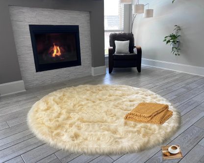 Beige round faux sheepskin rug - Image 4