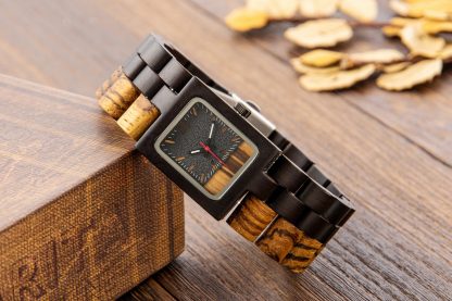 The case is a unique square watch - Image 2