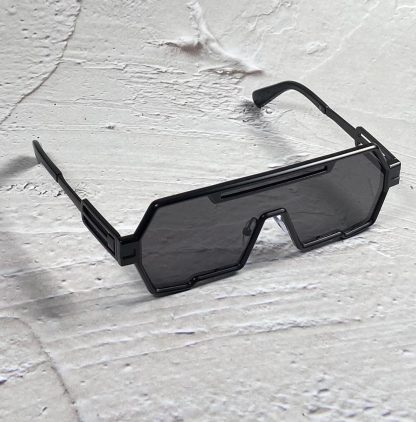 Futuristic large frame one-piece sunglasses - Image 5