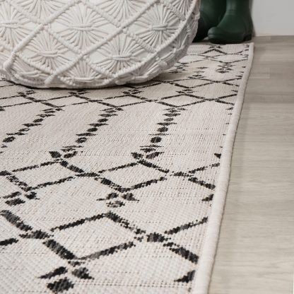 Simple geometric pattern outdoor art carpet - Image 3