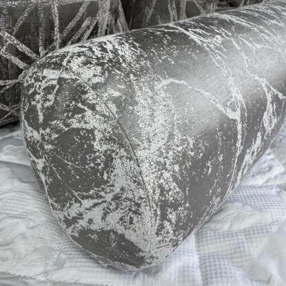 Cylindrical pillow - Image 3