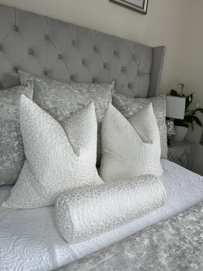 Cylindrical pillow - Image 6
