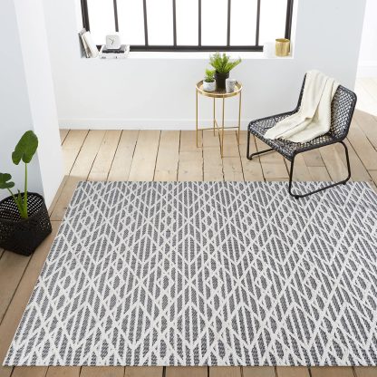 Geometric woven outdoor rug - Image 7