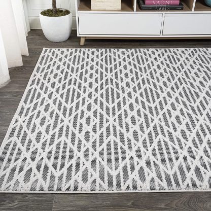 Geometric woven outdoor rug - Image 3