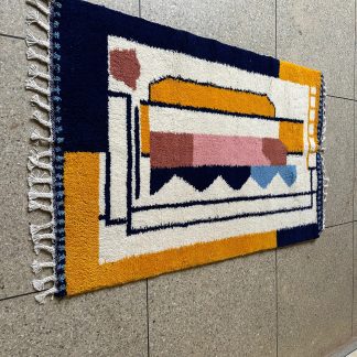 Personalized contrasting color geometric handmade carpet