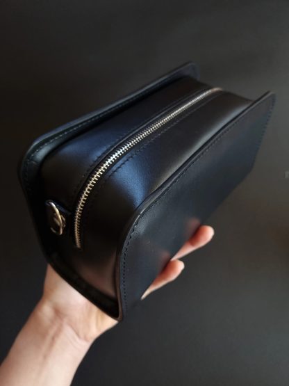 Black leather bag with chain shoulder strap - Image 2