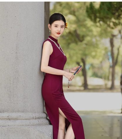 Burgundy sleeveless long cheongsam - Image 2
