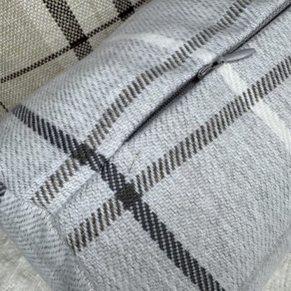 Plaid cylindrical pillow - Image 8