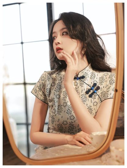 Light bottom printed short sleeve cheongsam - Image 2