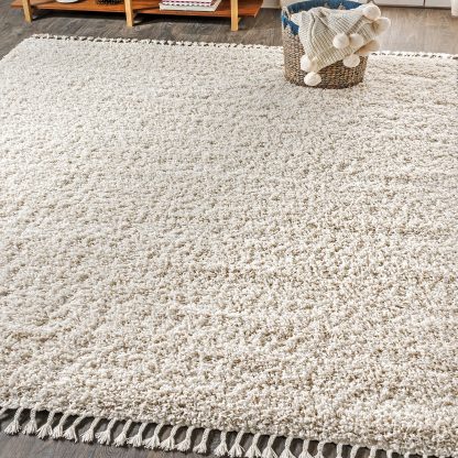 Cream style plush carpet - Image 9