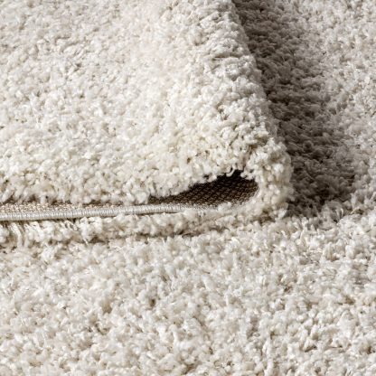 Cream style plush carpet - Image 2