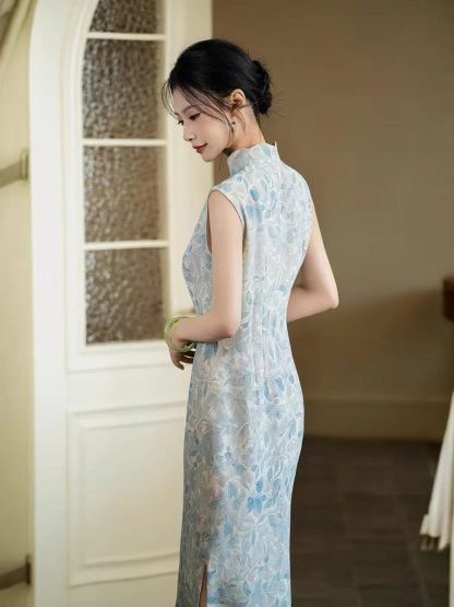 Printed sleeveless long cheongsam - Image 4