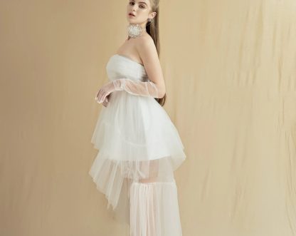 Personalized wedding dress with short front and long back - Image 4