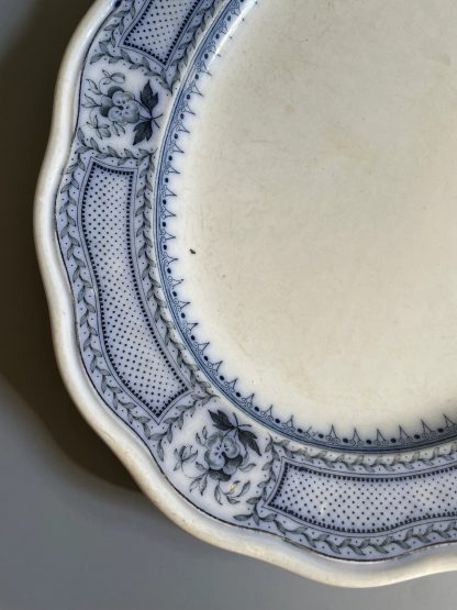 Blue and white oval porcelain plate - Image 4